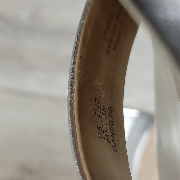 Sam Edelman Size 6 Silver Leather Daniella Block Heeled Sandal - Picture 8 of 15